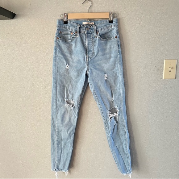 Levi Wedgie Skinny Jeans Light Wash Distressed 27 - Picture 1 of 10